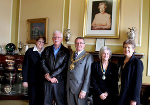 Gansbaaiers besoek Birkenhead dorp